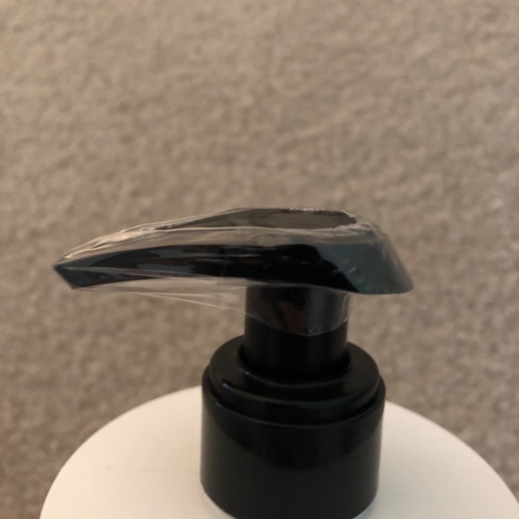 Byredo Rose Hand Lotion NWT - Picture 2 of 3